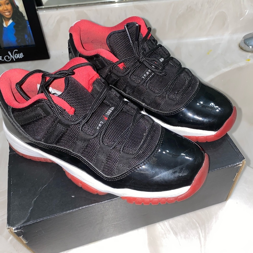 Gs Air Jordan 11 Size 5y 🖤